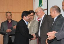 گزارش تصویری از مراسم تقدیر از کارمند نمونه در دانشگاه صنعتی شاهرود